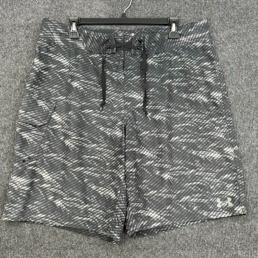 Under Armour Heat Gear Board Shorts Loose 36 Black Gray Casual Outdoors Swimwear